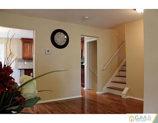 16 Larchmont Road Edison, NJ 08837 - Photo 21 of 25 Gallery Image 21