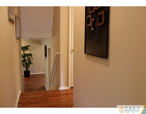 16 Larchmont Road Edison, NJ 08837 - Photo 22 of 25 Gallery Image 22