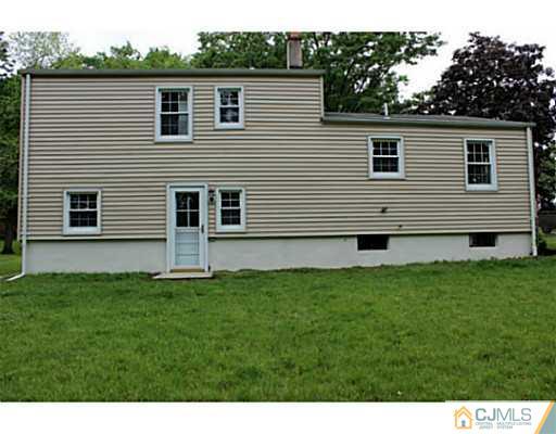 16 Larchmont Road Edison, NJ 08837 - Photo 24 of 25 Gallery Image 24