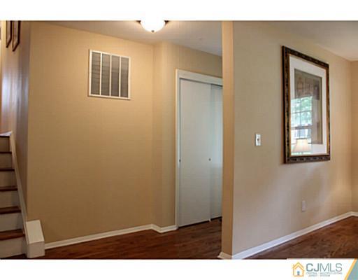 16 Larchmont Road Edison, NJ 08837 - Photo 9 of 25 Gallery Image 9