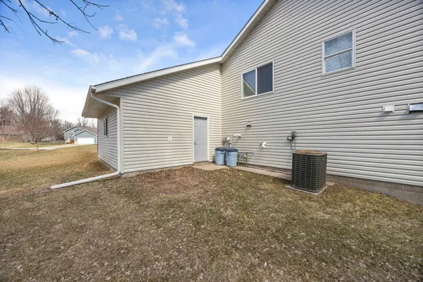 $359,900 | 670 6th Street Southeast, Cokato, MN 55321