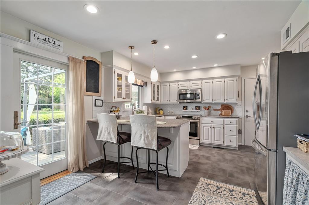 9416 Wenonga Road Leawood, KS 66206 - Photo 15 of 54