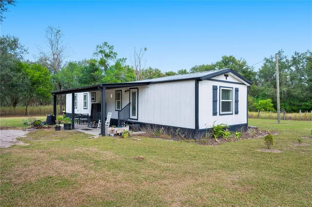 $1,400 | 4218 Lake Hancock Road, Lakeland, FL 33812