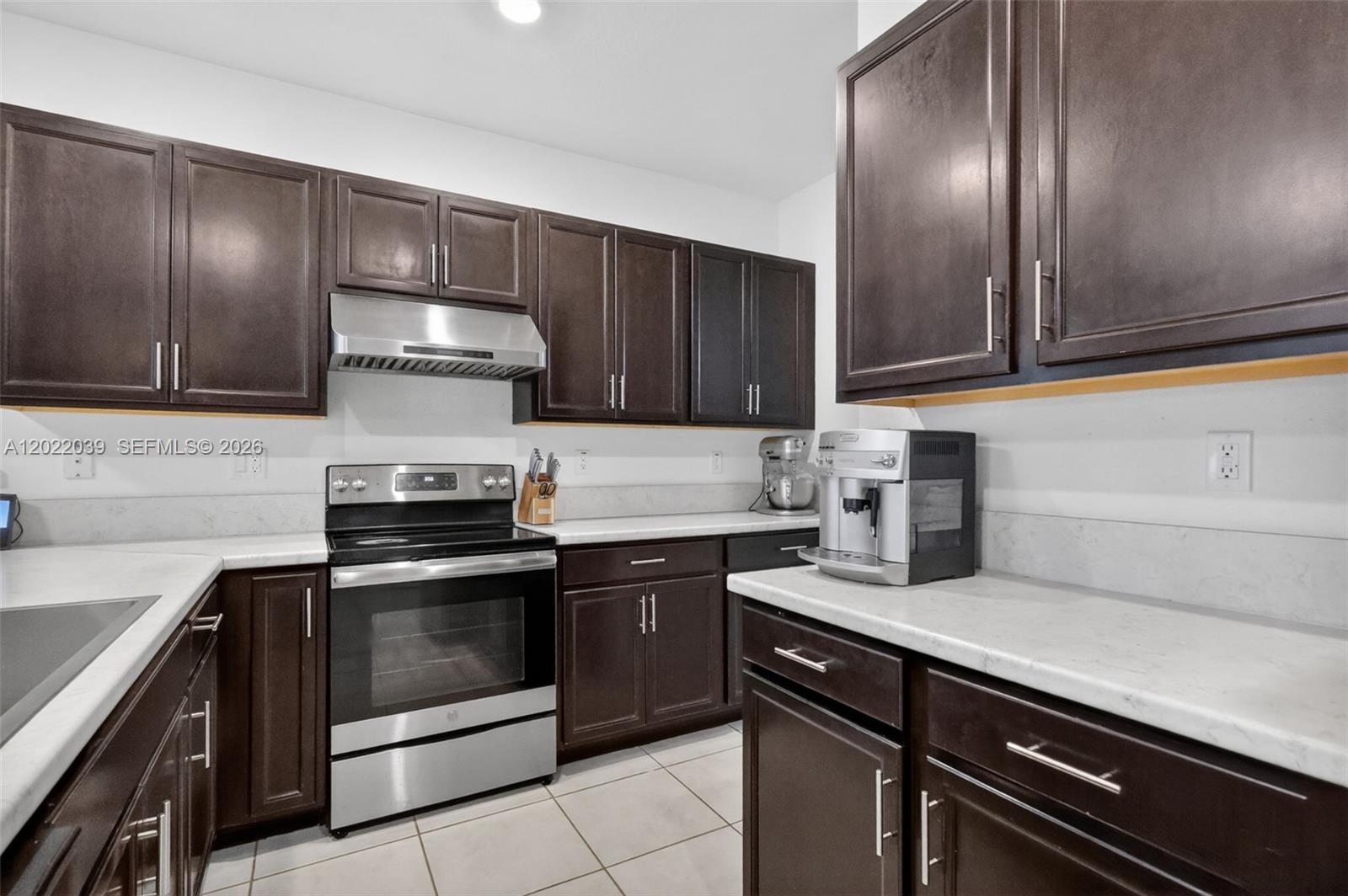 10400 West 35th Way Hialeah, FL 33018 - Photo 16 of 55