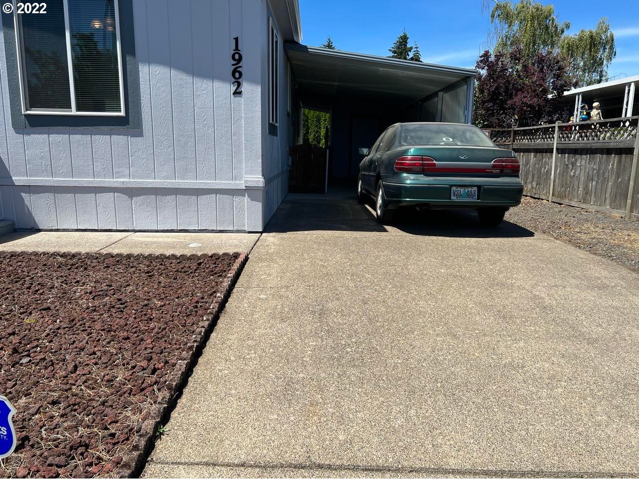 1962 McDonald Court Springfield, OR 97477 - Photo 18 of 18 Carport