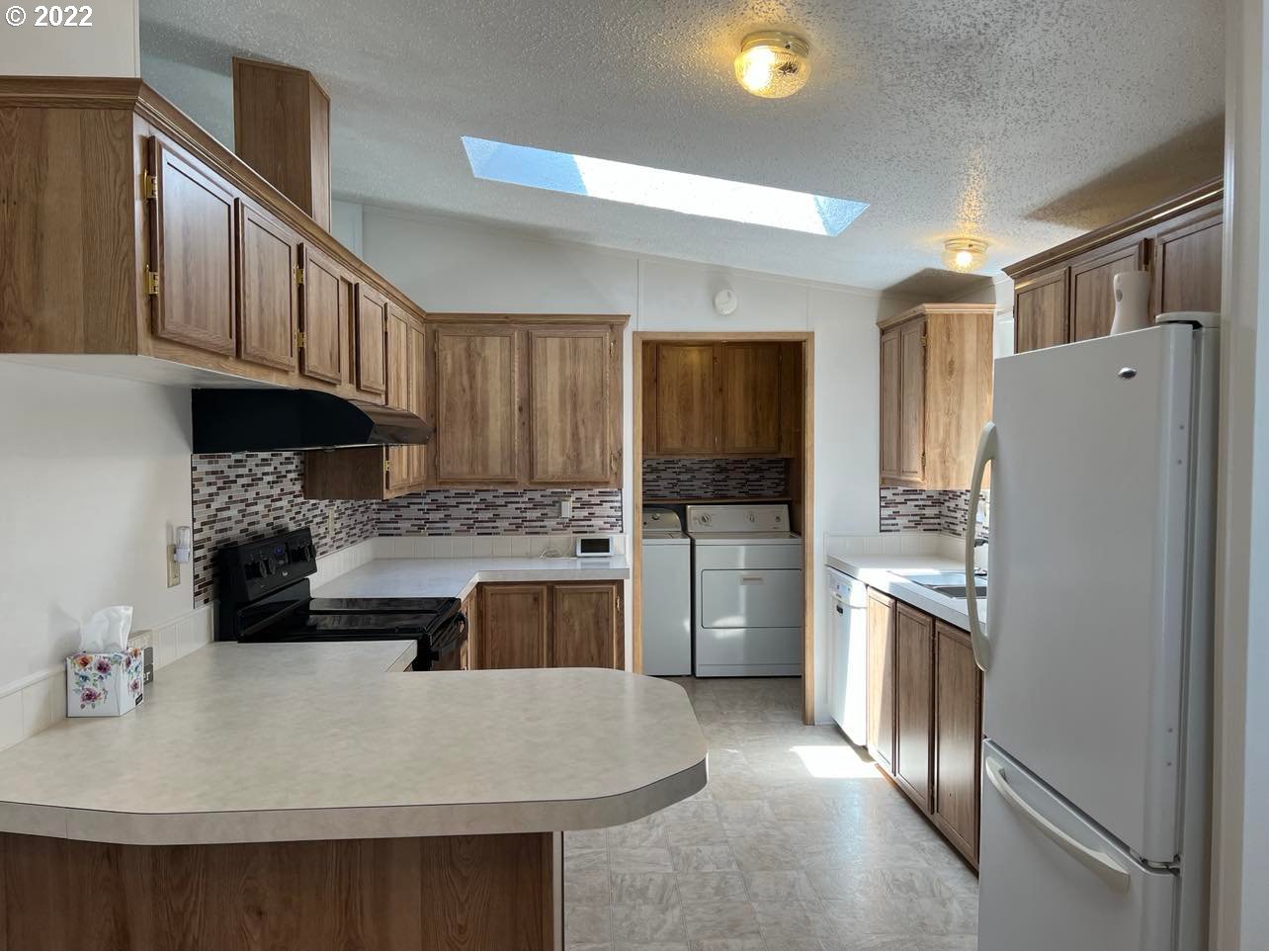 1962 McDonald Court Springfield, OR 97477 - Photo 3 of 18 Kitchen