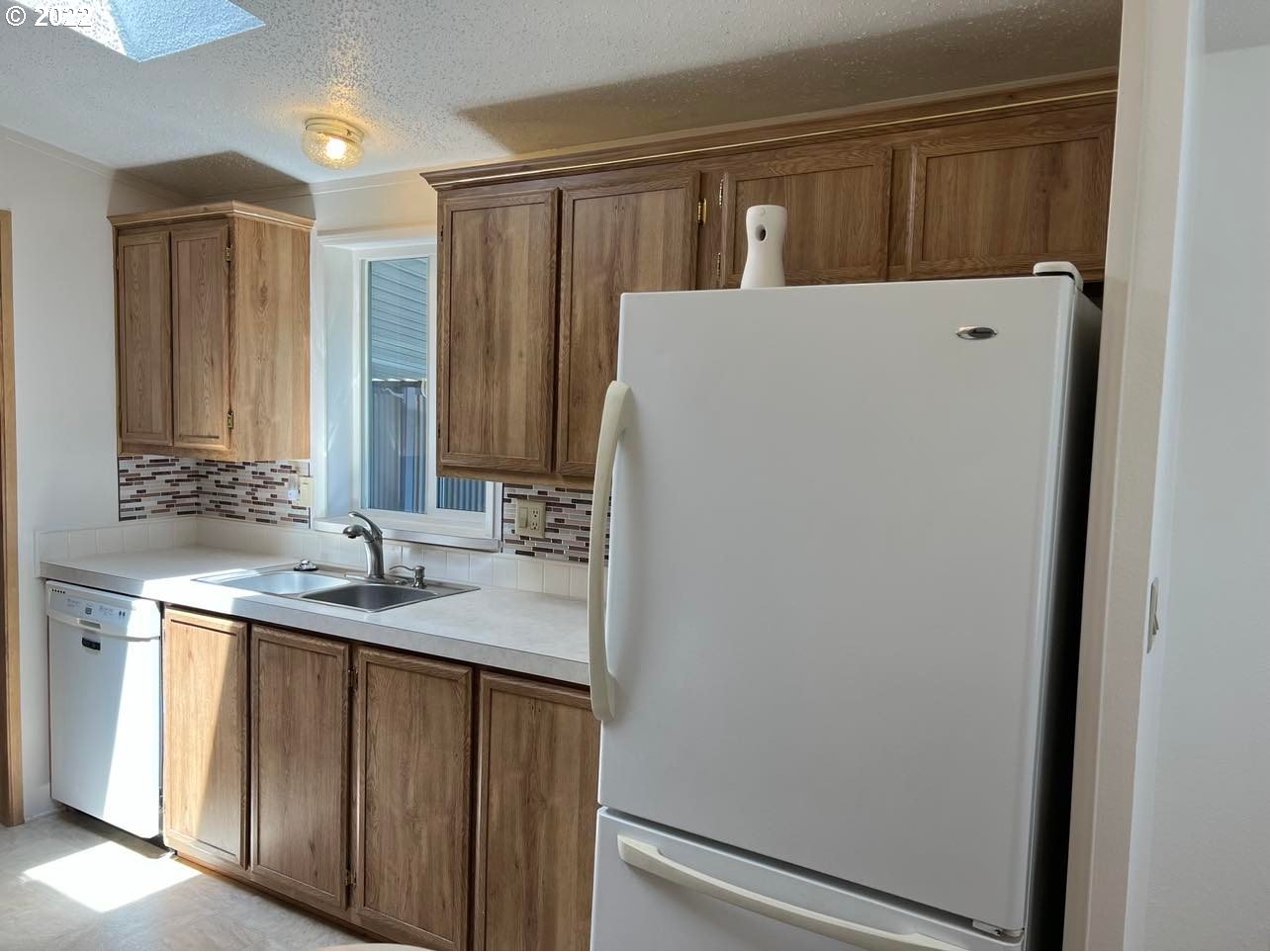 1962 McDonald Court Springfield, OR 97477 - Photo 4 of 18 Kitchen