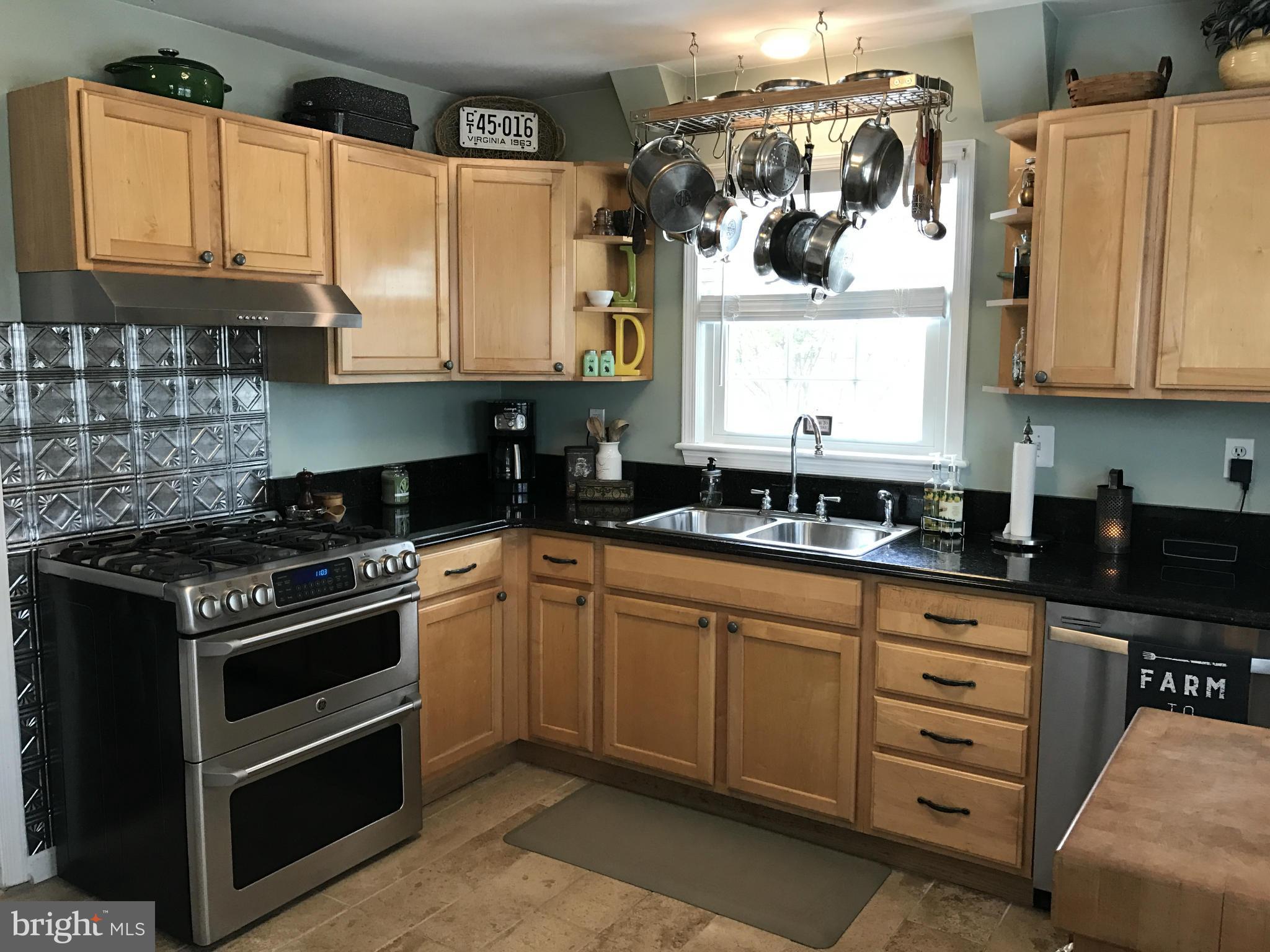 9002 Sudley Road Manassas, VA 20110 - Photo 20 of 27 Kitchen