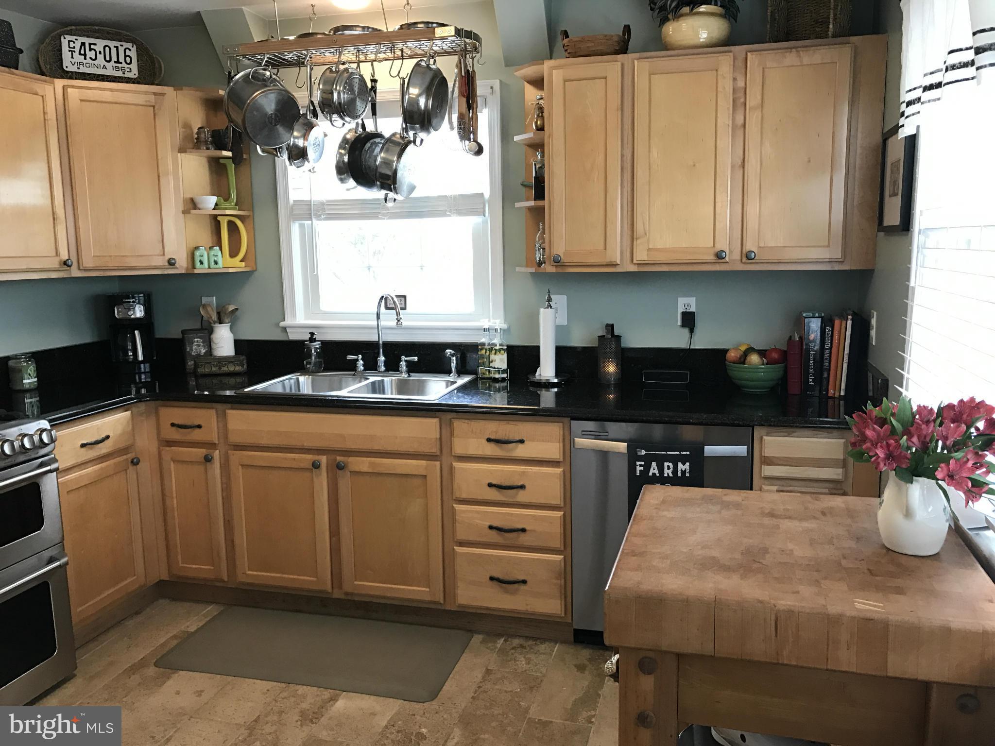 9002 Sudley Road Manassas, VA 20110 - Photo 21 of 27 Kitchen
