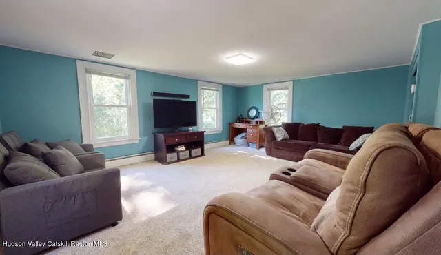 $379,900 | 675 Sr 81, Climax, NY 12042