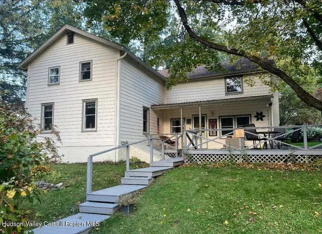 $379,900 | 675 Sr 81, Climax, NY 12042