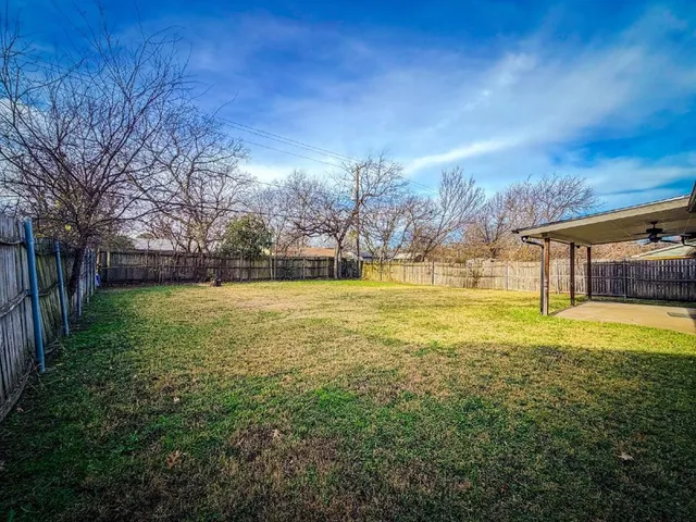 $1,695 | 549 Northwest Hillery Street, Burleson, TX 76028