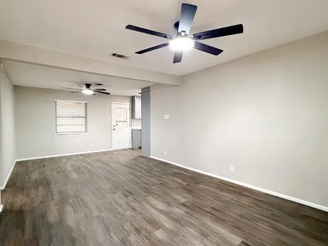 $1,695 | 549 Northwest Hillery Street, Burleson, TX 76028