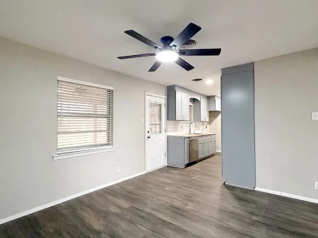 $1,695 | 549 Northwest Hillery Street, Burleson, TX 76028