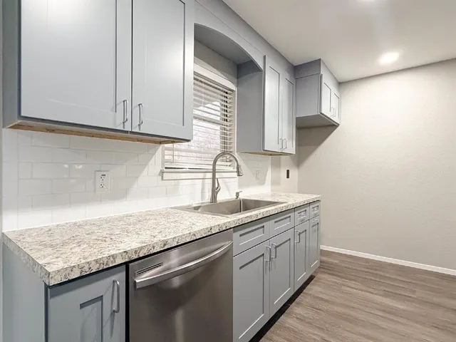 $1,695 | 549 Northwest Hillery Street, Burleson, TX 76028