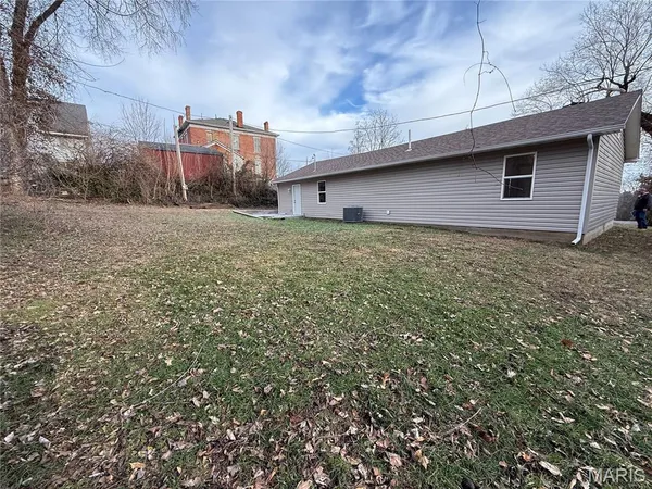 $245,000 | 407 Howard Street, Clarksville, MO 63336