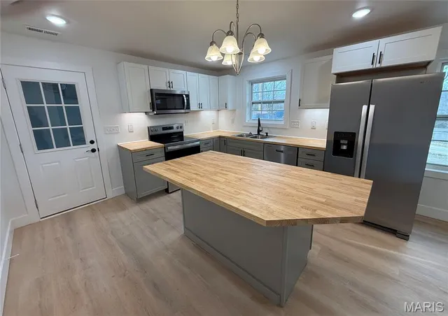 $245,000 | 407 Howard Street, Clarksville, MO 63336