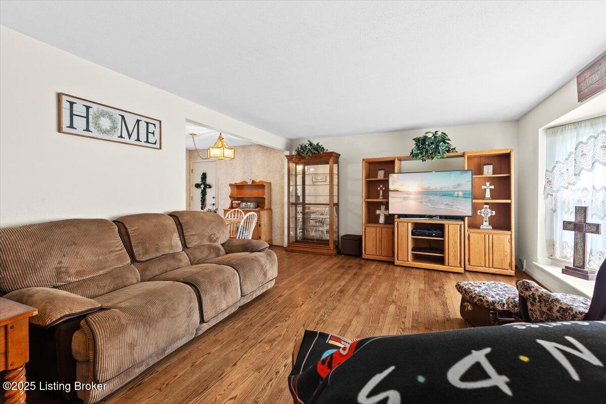 6516 Ridge Cliff Road Louisville, KY 40228 - Photo 8 of 30 08-6516 Ridge Cliff Rd-8