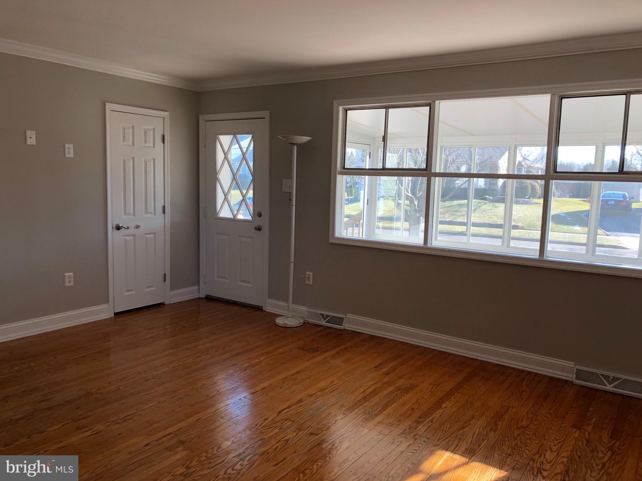 1252 Tulip Road Warminster, PA 18974 - Photo 5 of 17 Gallery Image 5