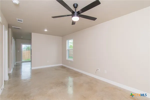 $1,450 | 806 White Meadow Lane, Unit B, Harker Heights, TX 76548