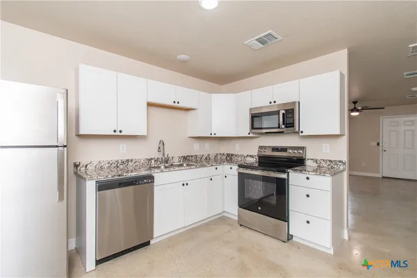 $1,450 | 806 White Meadow Lane, Unit B, Harker Heights, TX 76548