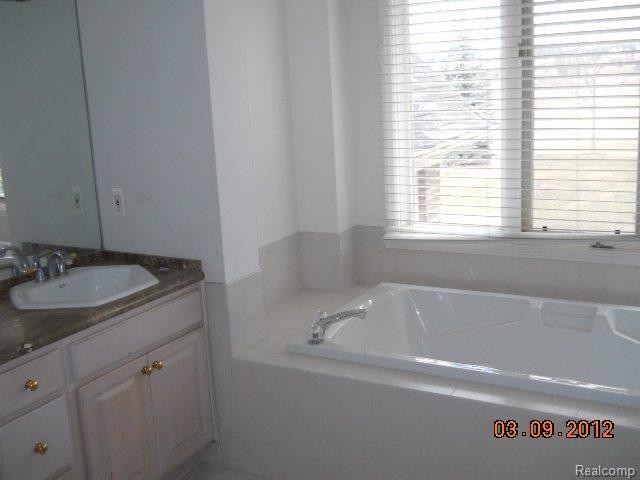 7077 Poppleton Road Canton, MI 48187 - Photo 12 of 15 bathroom 2-1.JPG