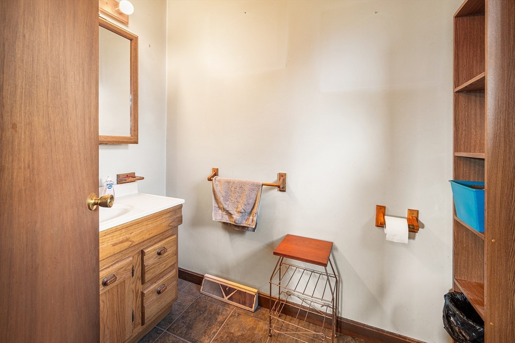 8 Myrtle Street Lynn, MA 01905 - Photo 22 of 36