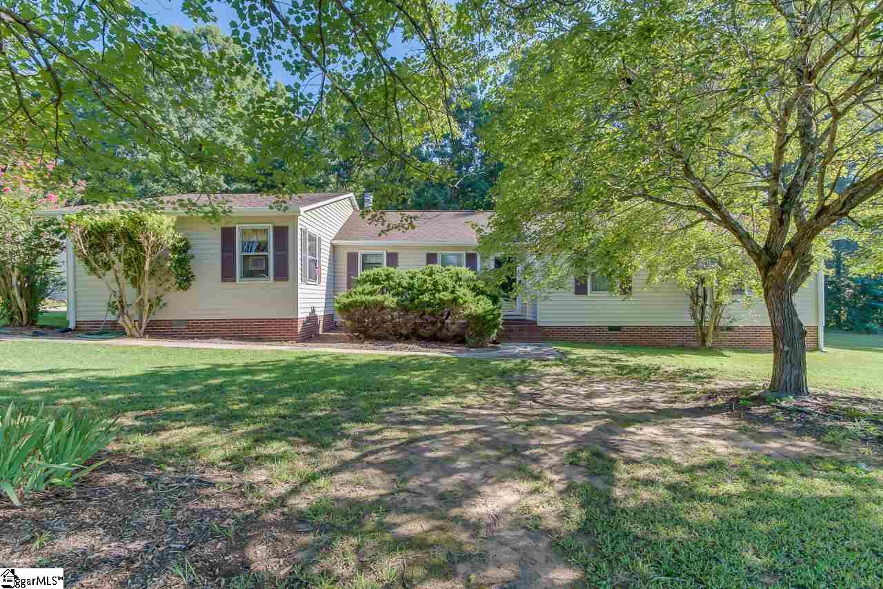 332 McKinney Road Simpsonville, SC 29681 - Photo 1 of 32 Gallery Image 1