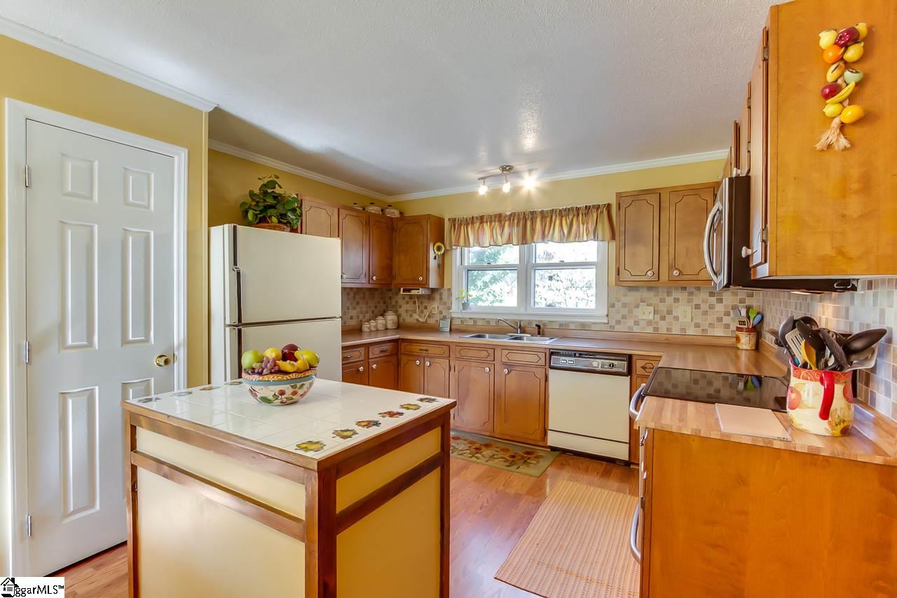 332 McKinney Road Simpsonville, SC 29681 - Photo 12 of 32 Gallery Image 12