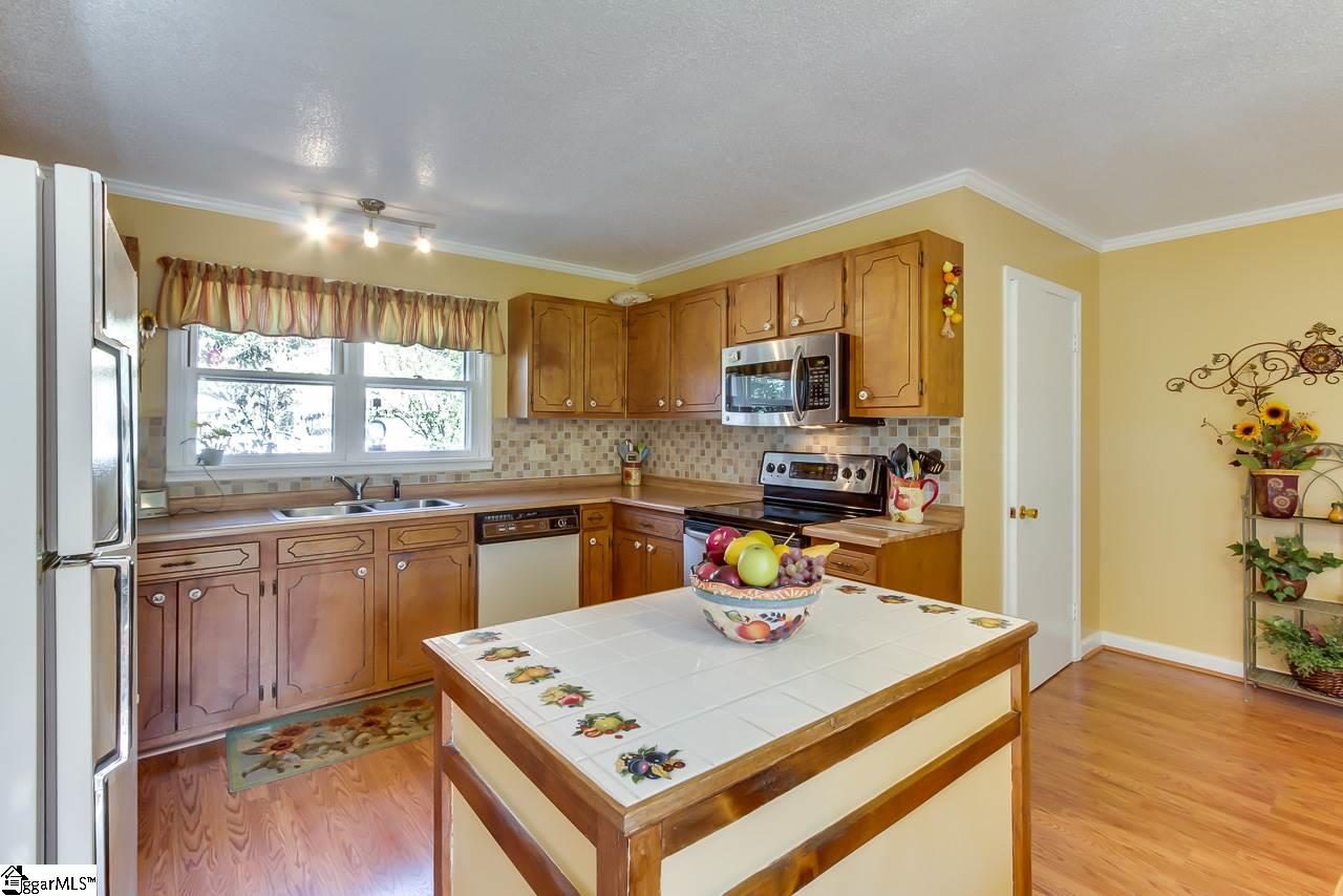 332 McKinney Road Simpsonville, SC 29681 - Photo 13 of 32 Gallery Image 13