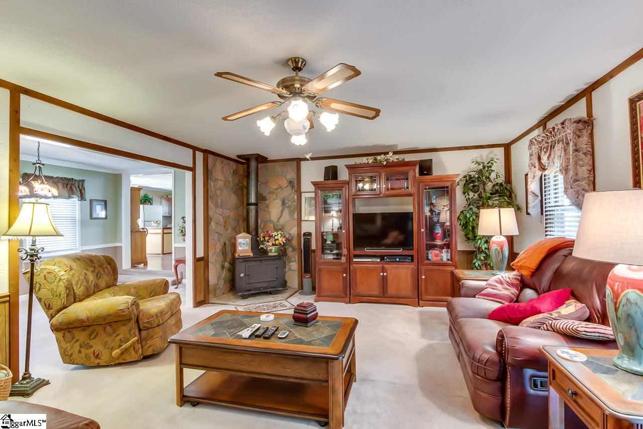 332 McKinney Road Simpsonville, SC 29681 - Photo 6 of 32 Gallery Image 6
