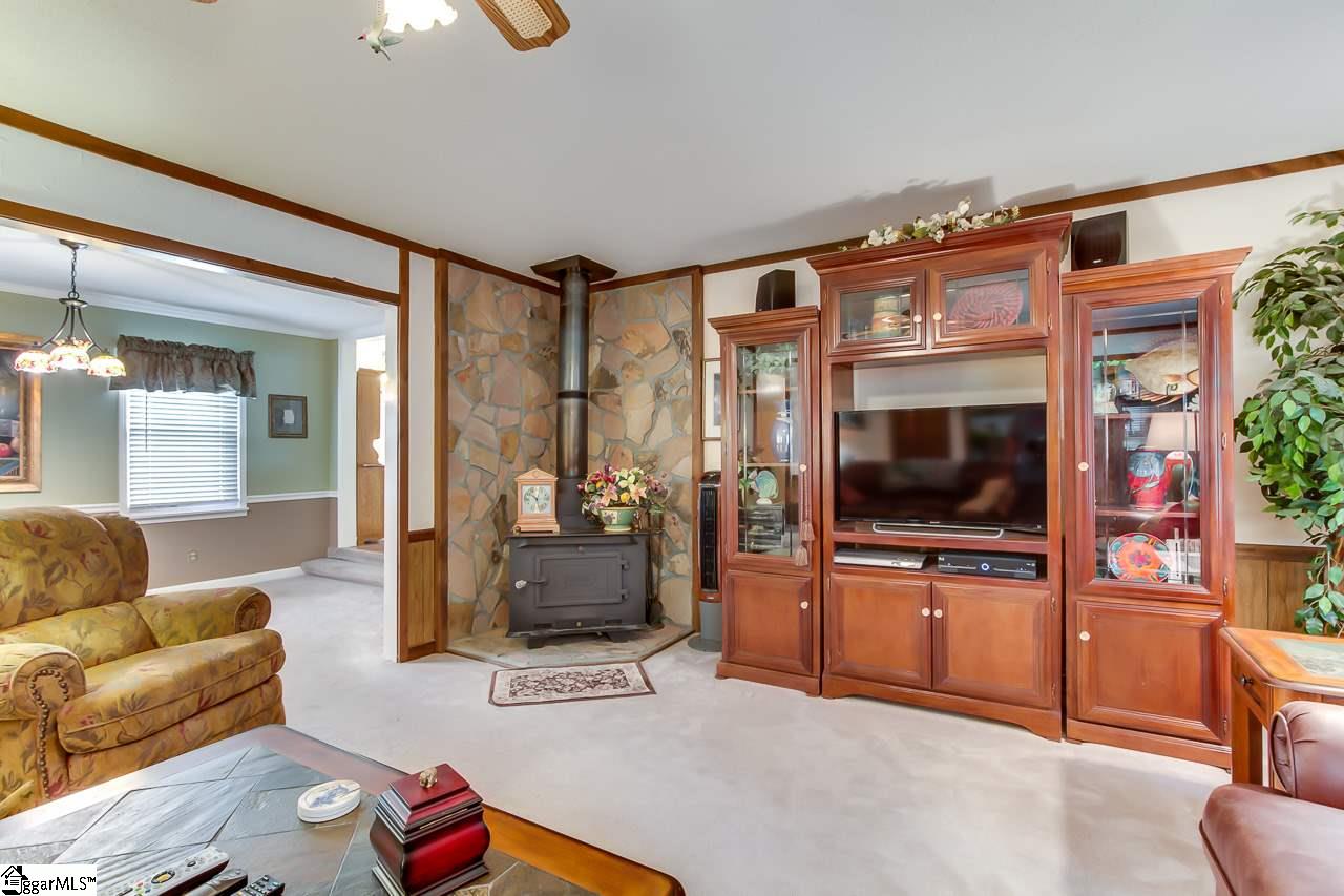 332 McKinney Road Simpsonville, SC 29681 - Photo 7 of 32 Gallery Image 7