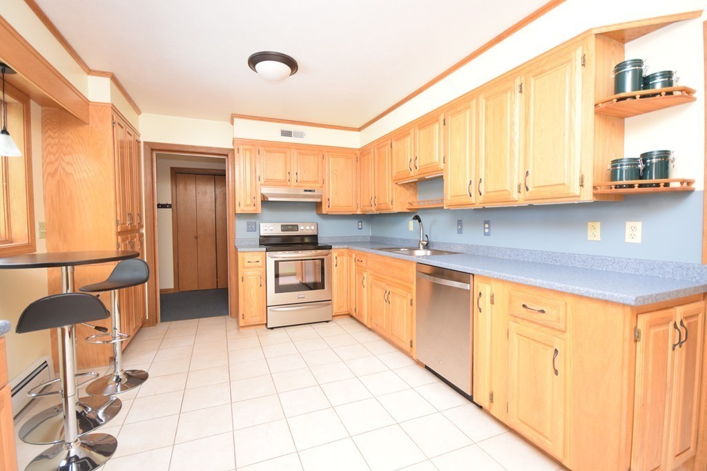 34 Fenton Road Monson, MA 01057 - Photo 3 of 25 Gallery Image 3
