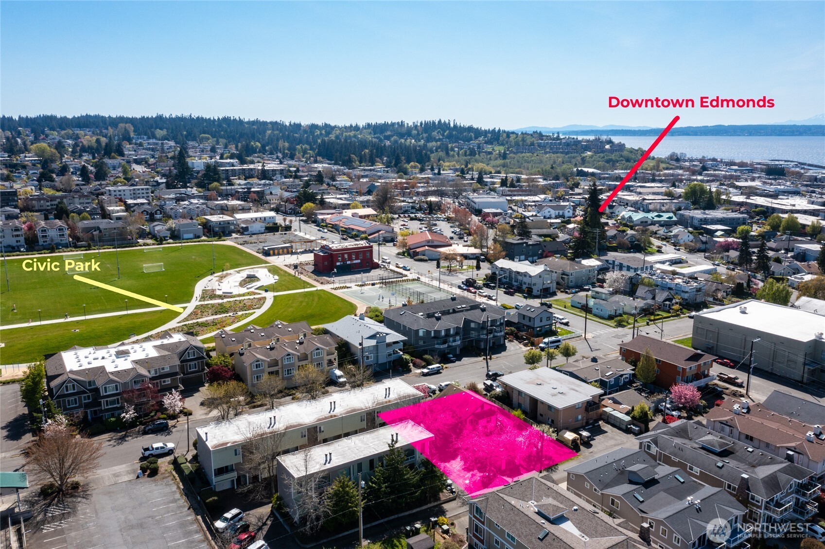 621 Daley Street Edmonds, WA 98020 - Photo 14 of 19 a view of a city