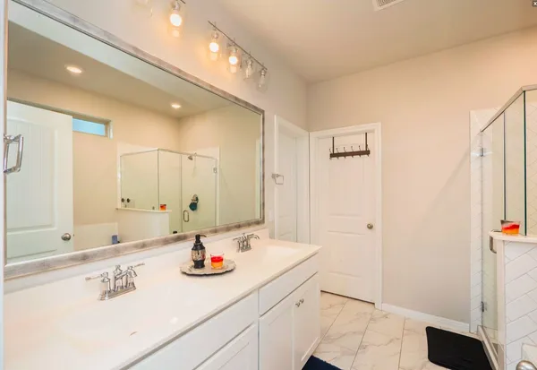 $3,800 | 111 Lyrebird Lane, Hutto, TX 78634