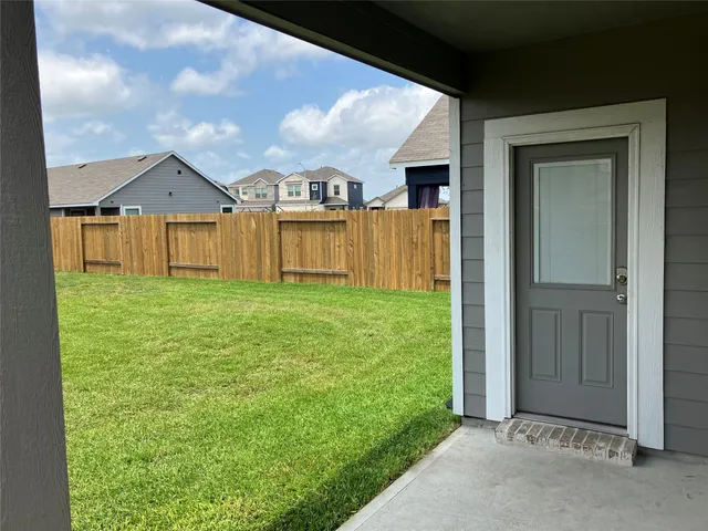 $2,400 | 1214 Mira Mar Court, Rosharon, TX 77583