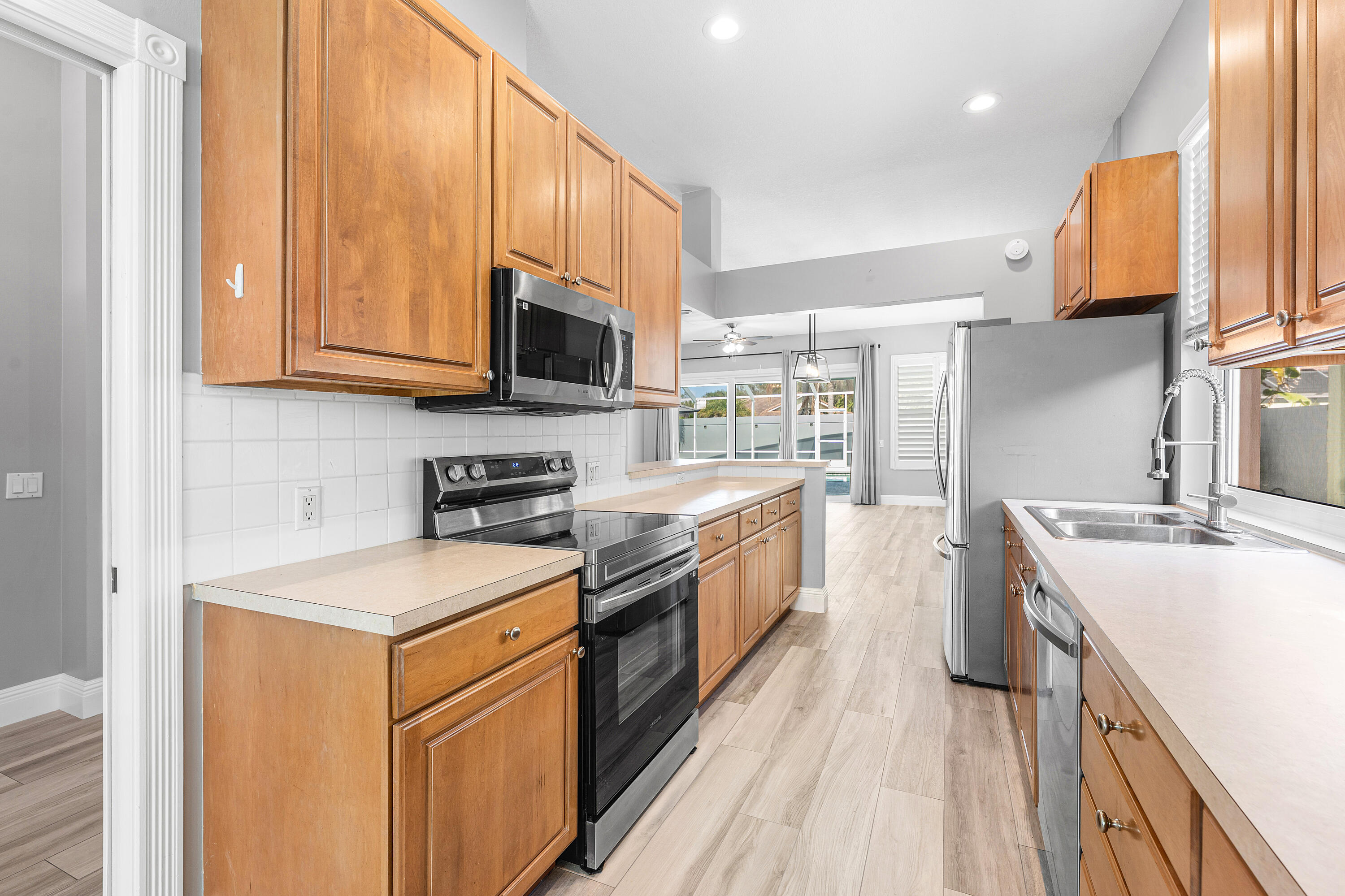 132 East Hampton Way Jupiter, FL 33458 - Photo 14 of 43 Kitchen