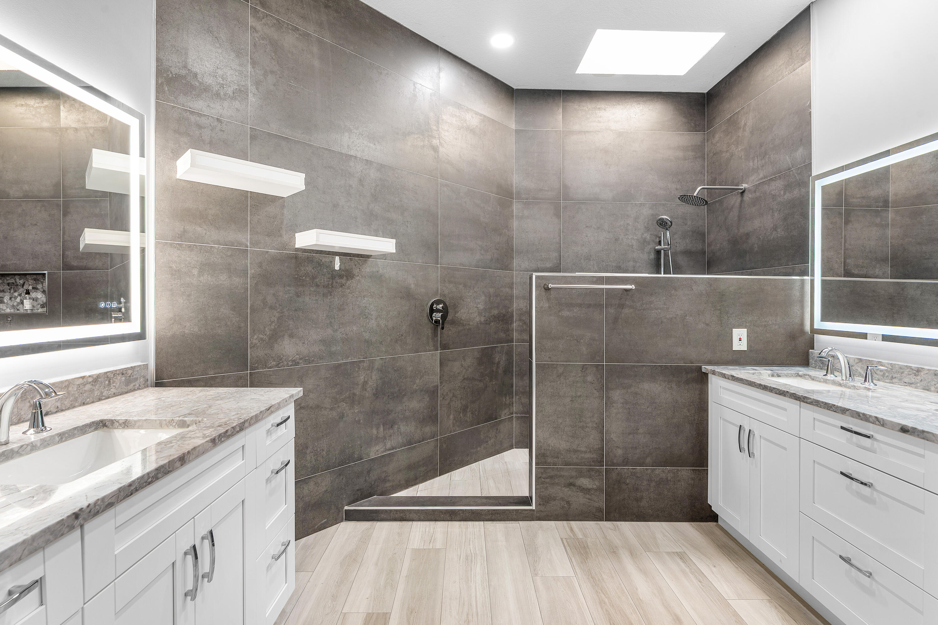 132 East Hampton Way Jupiter, FL 33458 - Photo 20 of 43 Main Ensuite Bath