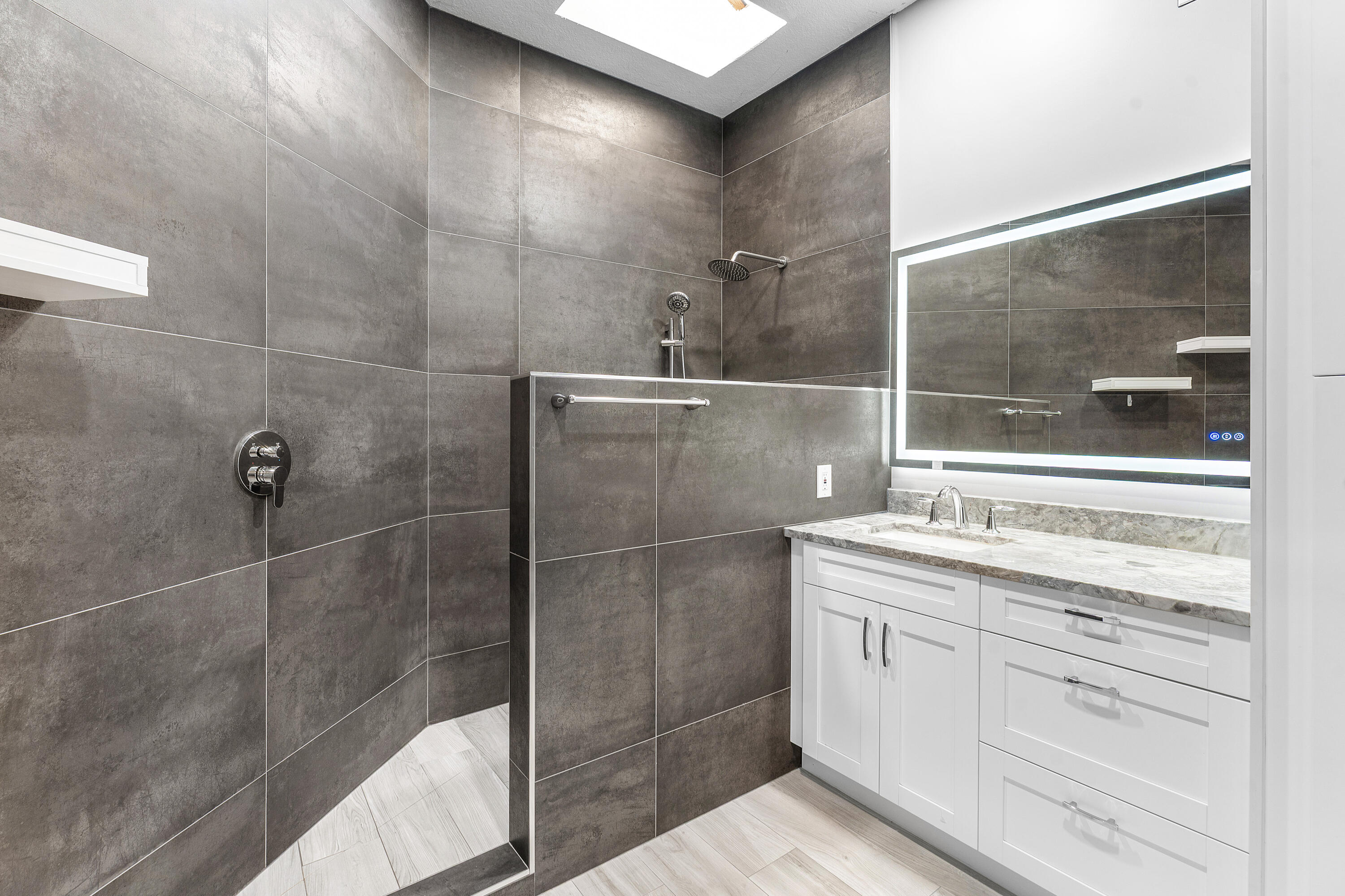 132 East Hampton Way Jupiter, FL 33458 - Photo 21 of 43 Updated Main Bath