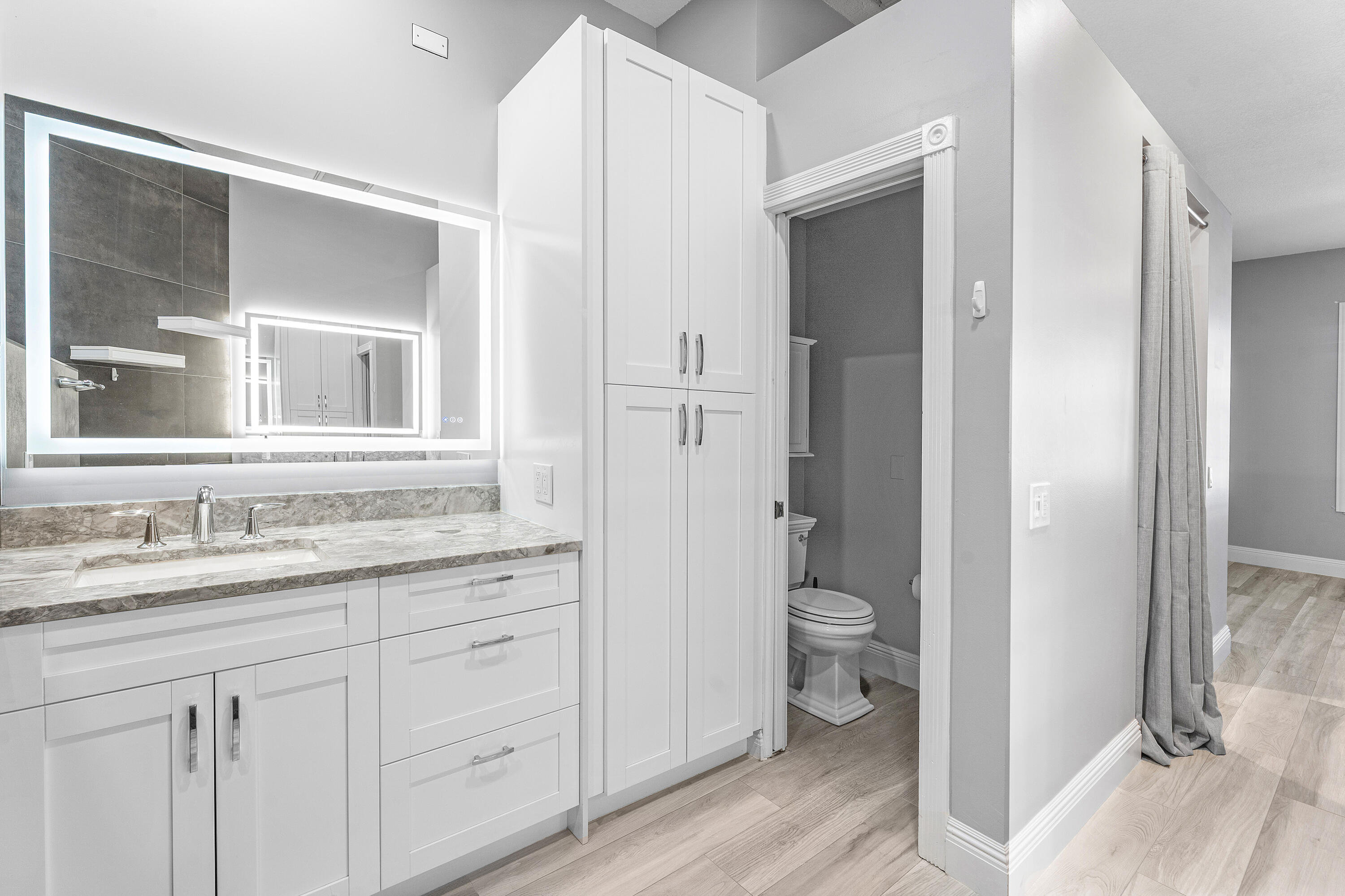 132 East Hampton Way Jupiter, FL 33458 - Photo 23 of 43 Separate Sinks