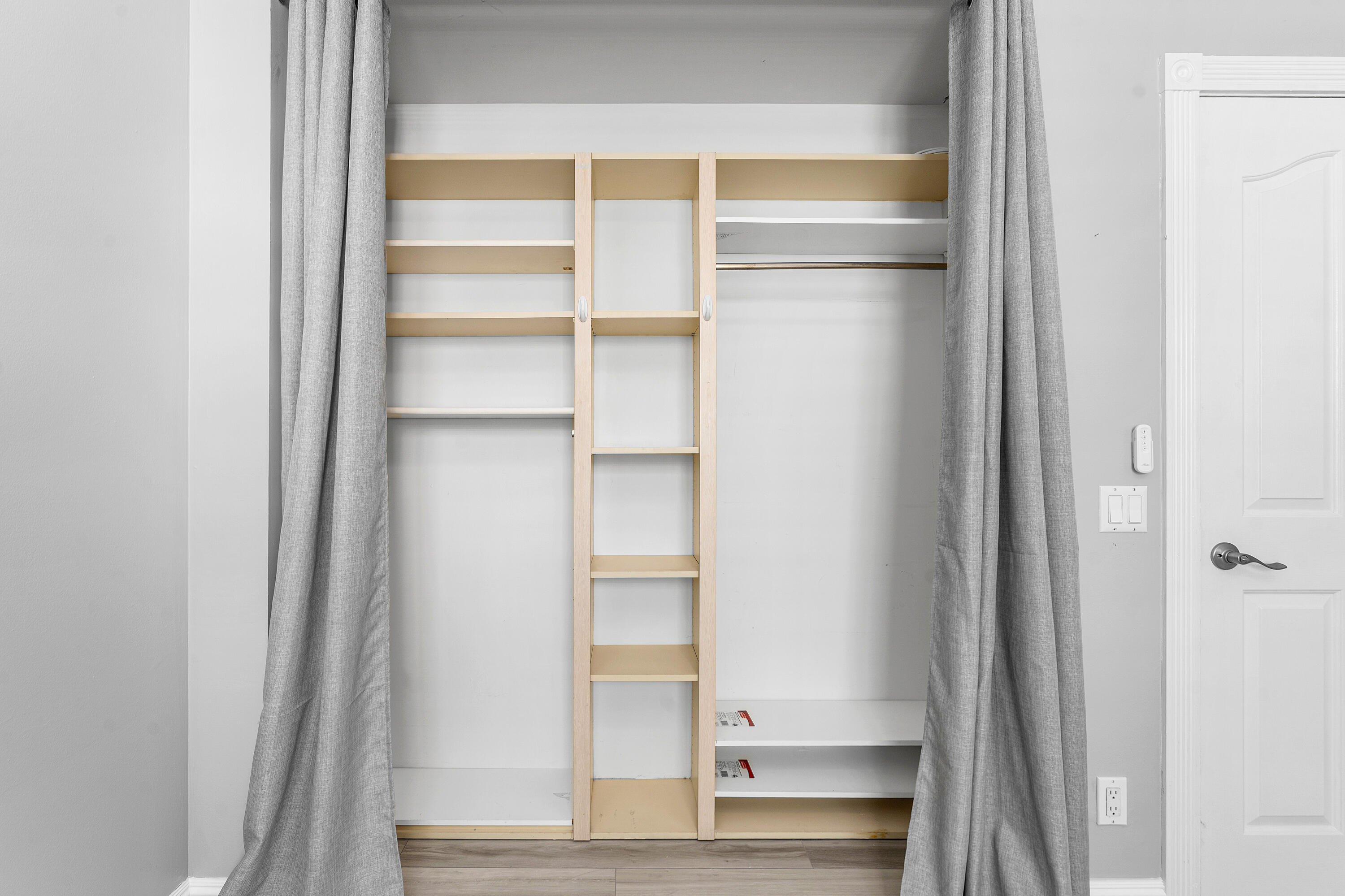 132 East Hampton Way Jupiter, FL 33458 - Photo 24 of 43 Main BedroomCloset