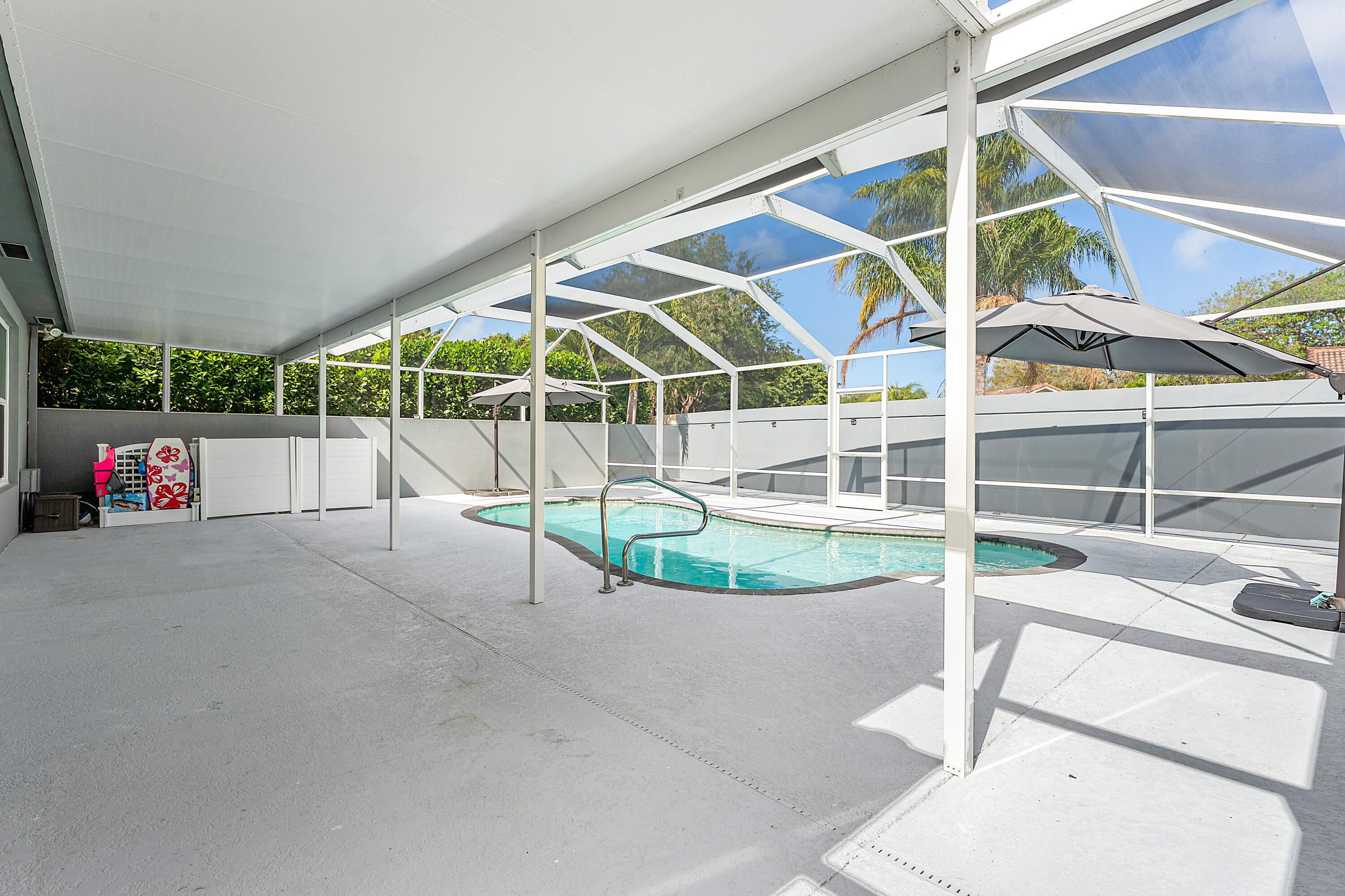 132 East Hampton Way Jupiter, FL 33458 - Photo 32 of 43 Screen Porch