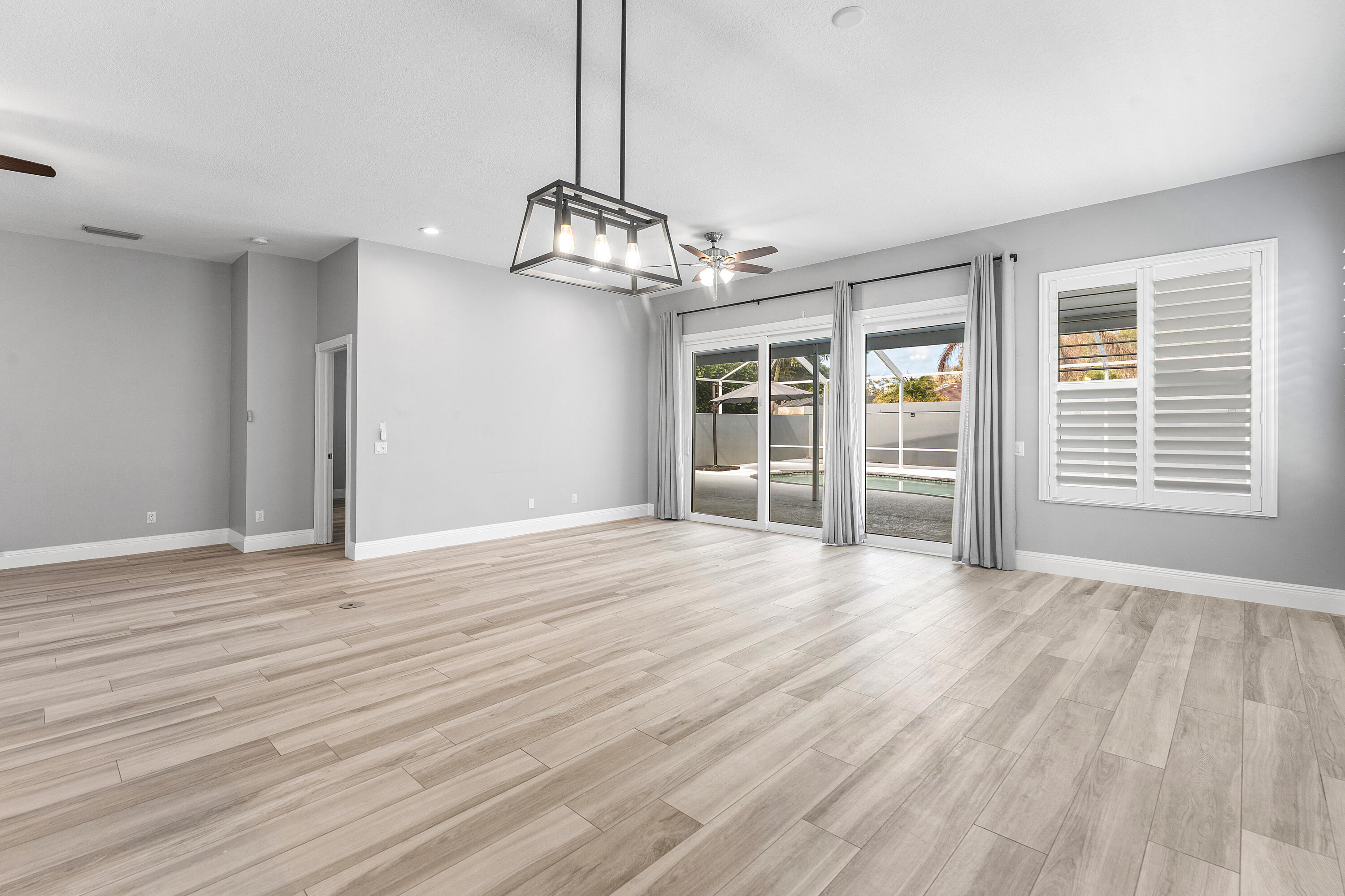 132 East Hampton Way Jupiter, FL 33458 - Photo 7 of 43 030-132EastHamptonWay-Jupiter-FL-33458-F