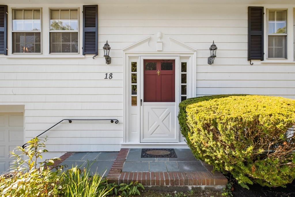 18 Winthrop Road Hingham, MA 02043 - Photo 2 of 34