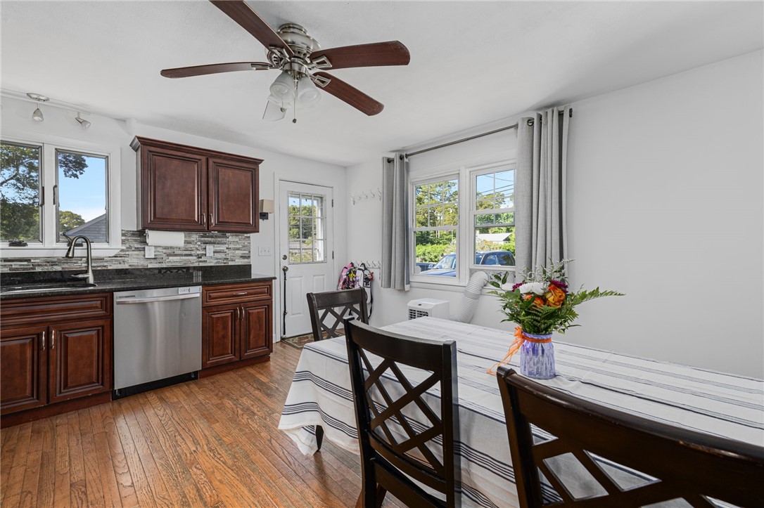 400 Crandall Road Tiverton, RI 02878 - Photo 10 of 32
