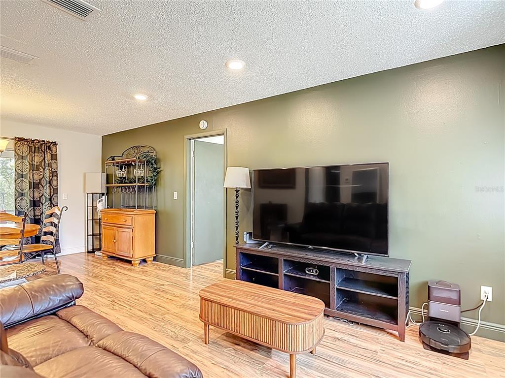 541 Edgehill Avenue Spring Hill, FL 34606 - Photo 6 of 38