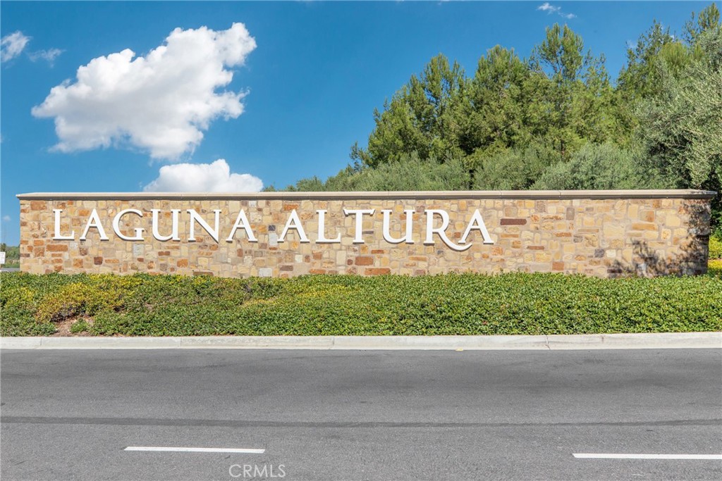 60 Bianco Irvine, CA 92618 - Photo 4 of 8 a sign on the side of a building