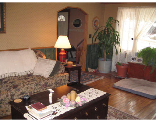 7 Union Road Holland, MA 01521 - Photo 3 of 10