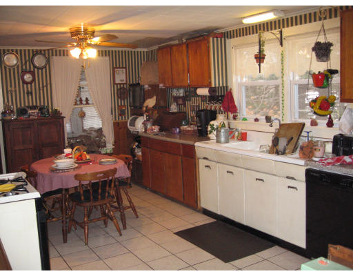 7 Union Road Holland, MA 01521 - Photo 8 of 10