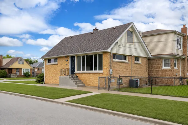 $309,900 | 9700 South Princeton Avenue, Chicago, IL 60628
